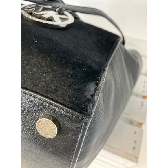 MICHAEL KORS, LARGE DYED CALF HAIR BLACK LEATHER SHOULDER BAG - Picture 6 of 16